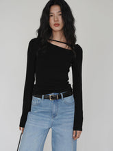 Red unilateral hollowed-out long-sleeved top women's design sense niche spring thin bottom T-shirt