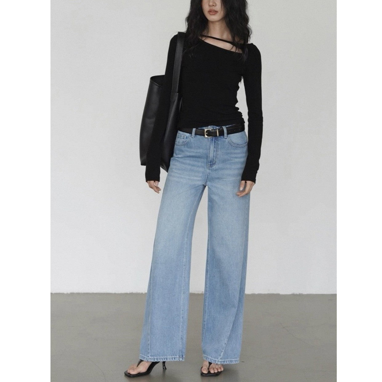 Red unilateral hollowed-out long-sleeved top women's design sense niche spring thin bottom T-shirt